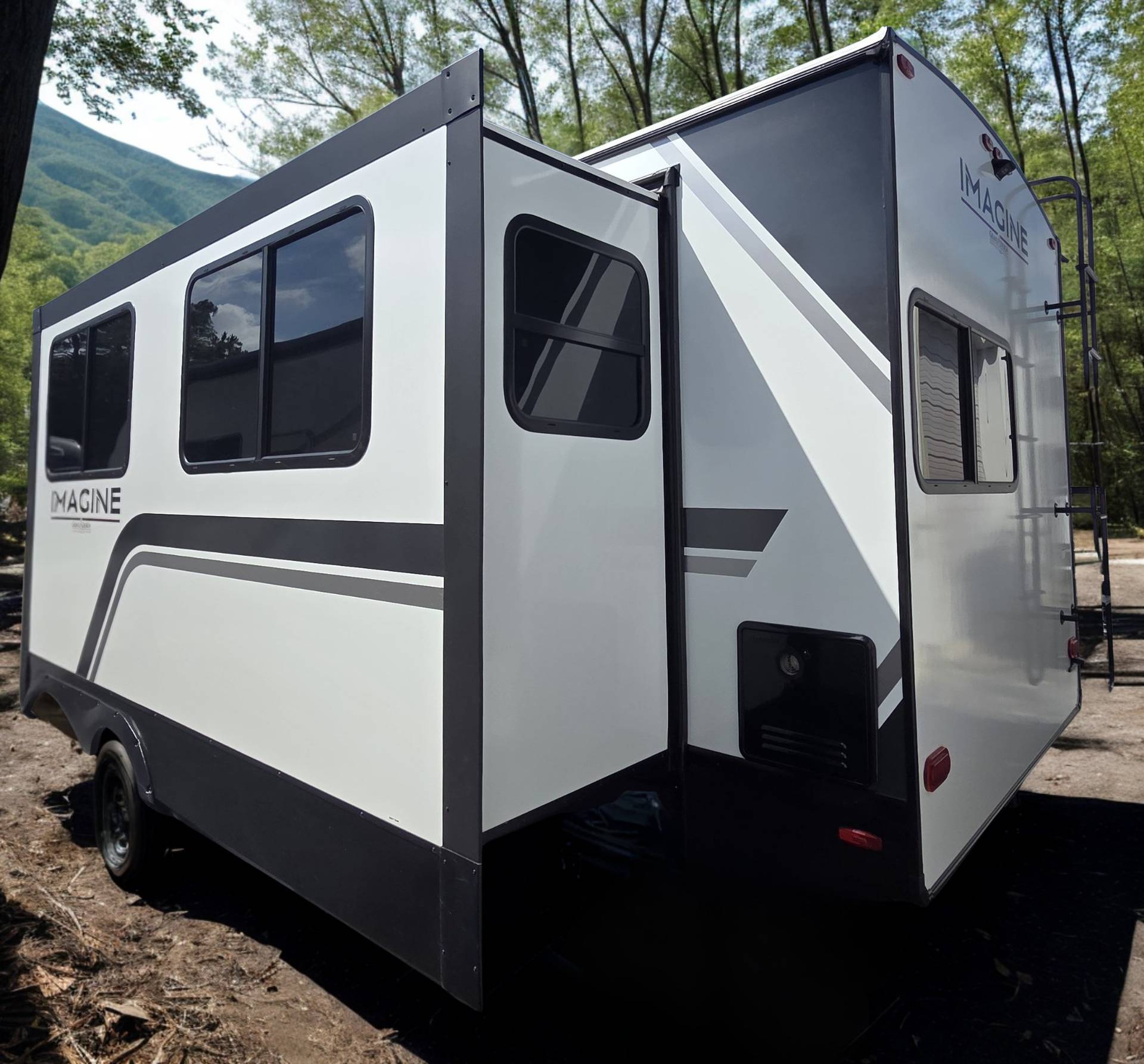 2025 Grand Design 2025 Grand Design Imagine - thumbnail 5