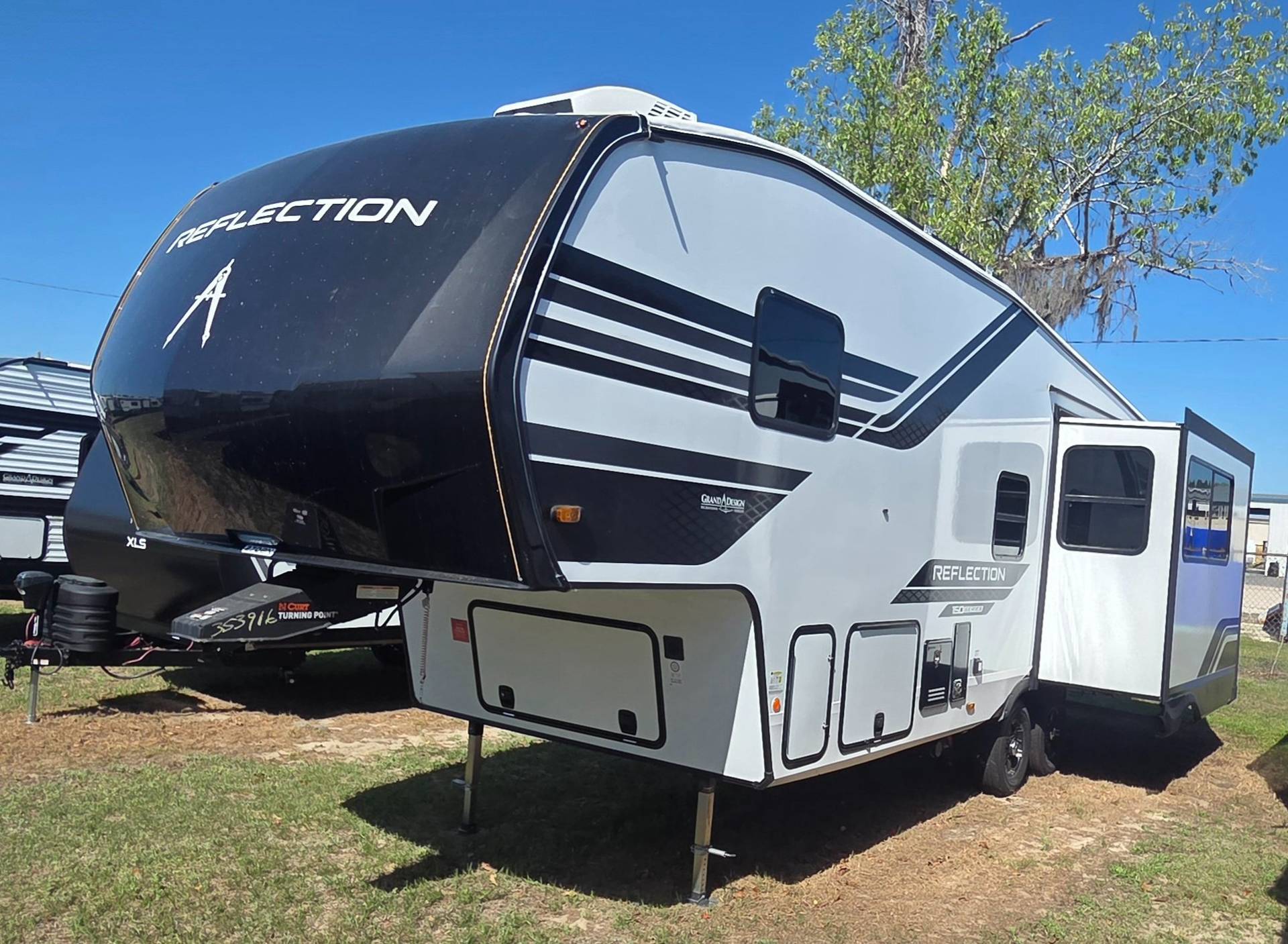 2026 Grand Design 2026 Grand Design Reflection 150 Series - thumbnail 4