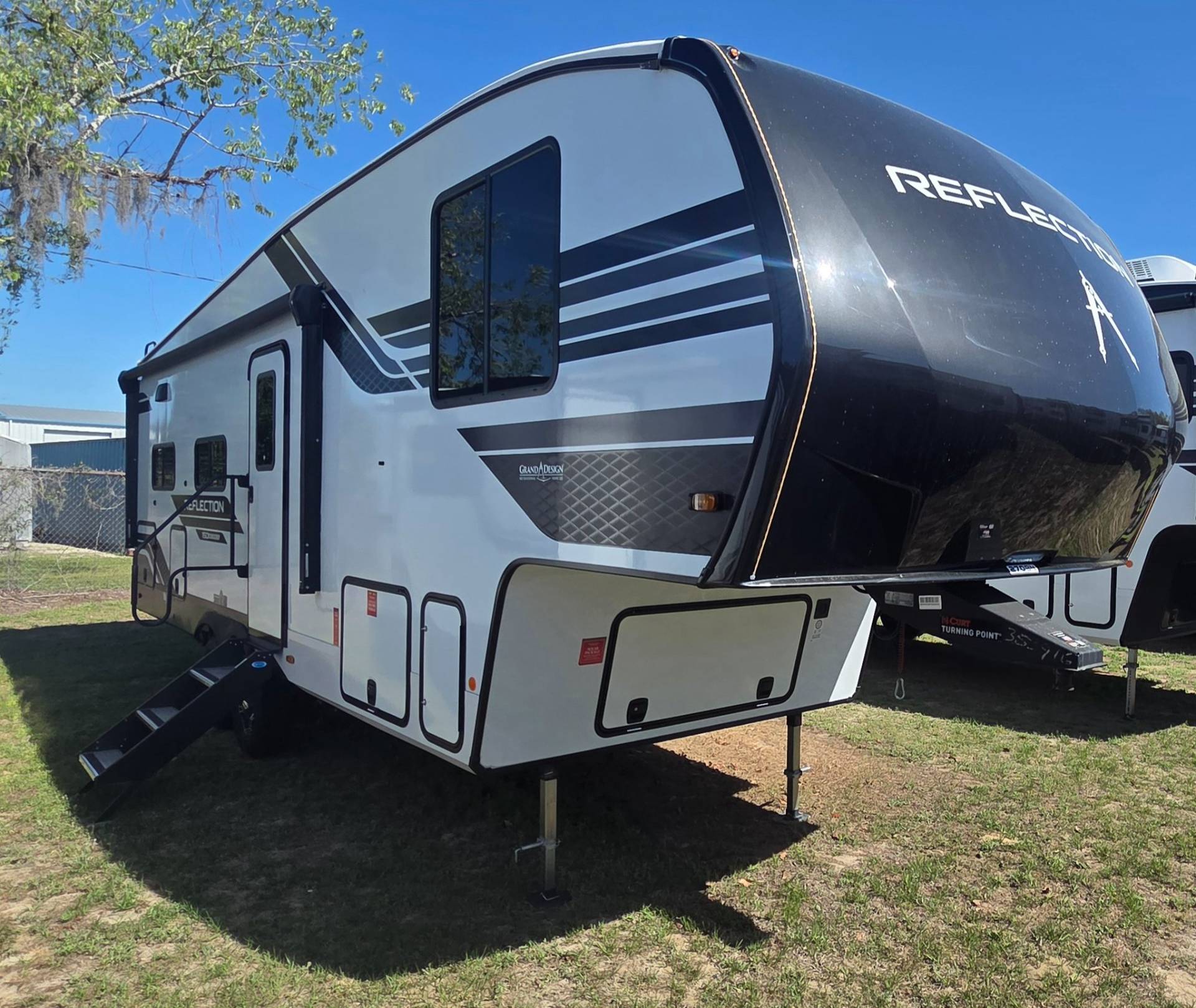 2026 Grand Design 2026 Grand Design Reflection 150 Series - thumbnail 1