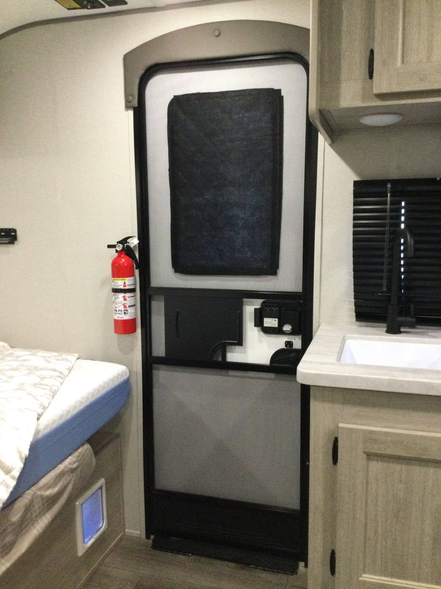 2024 Coachmen 2024 Coachmen Catalina Summit Series 7 - thumbnail 8