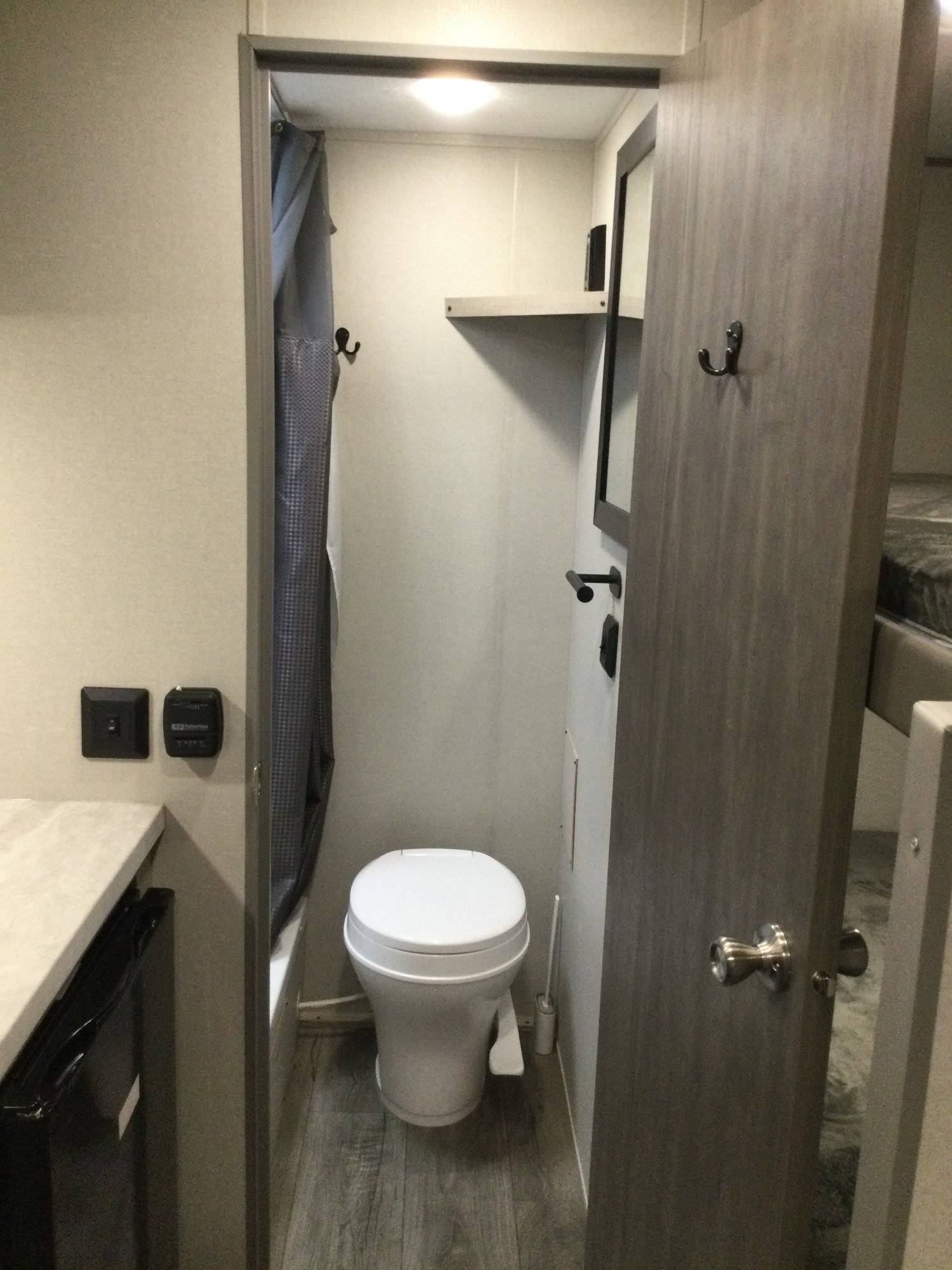 2024 Coachmen 2024 Coachmen Catalina Summit Series 7 - thumbnail 19