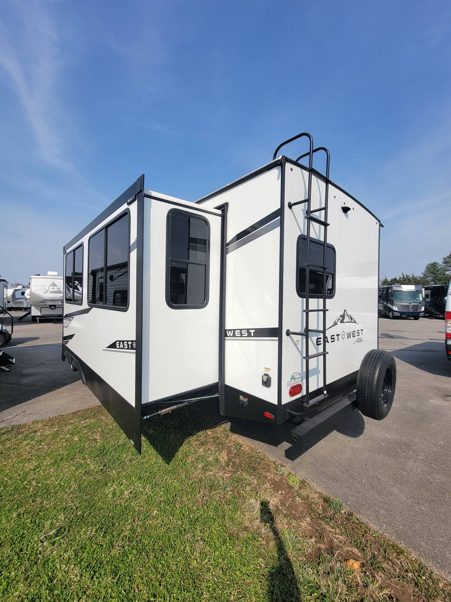 2024 East to West 2024 East to West Alta - thumbnail 5