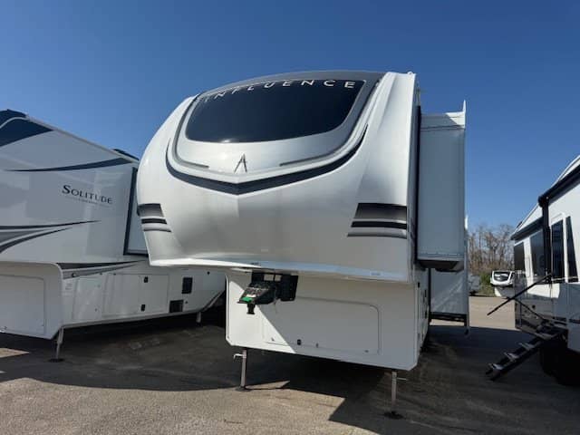 2026 Grand Design 2026 Grand Design Influence - thumbnail 3