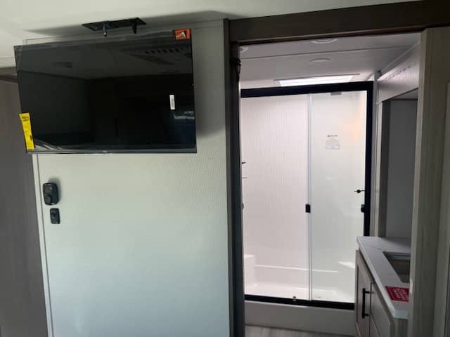 2026 Grand Design 2026 Grand Design Influence - thumbnail 23