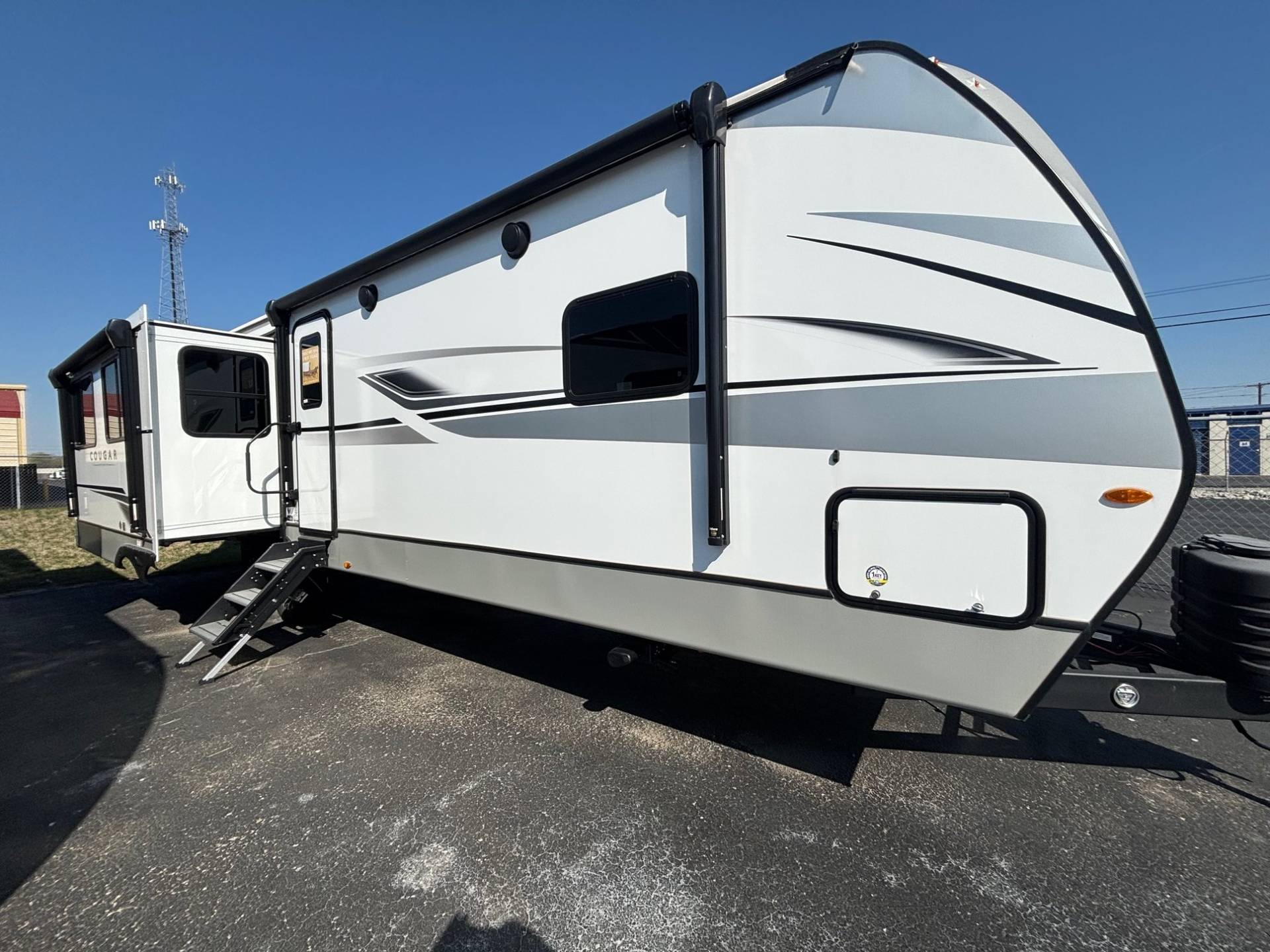 2025 Keystone RV 2025 Keystone RV Keystone Cougar - thumbnail 4