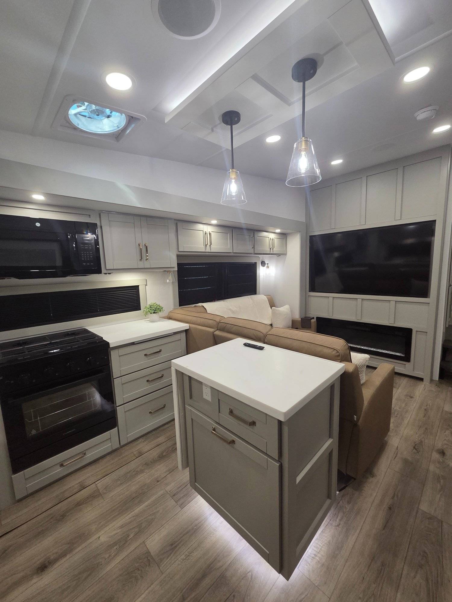 2026 Brinkley RV 2026 Brinkley RV Model Z - thumbnail 9