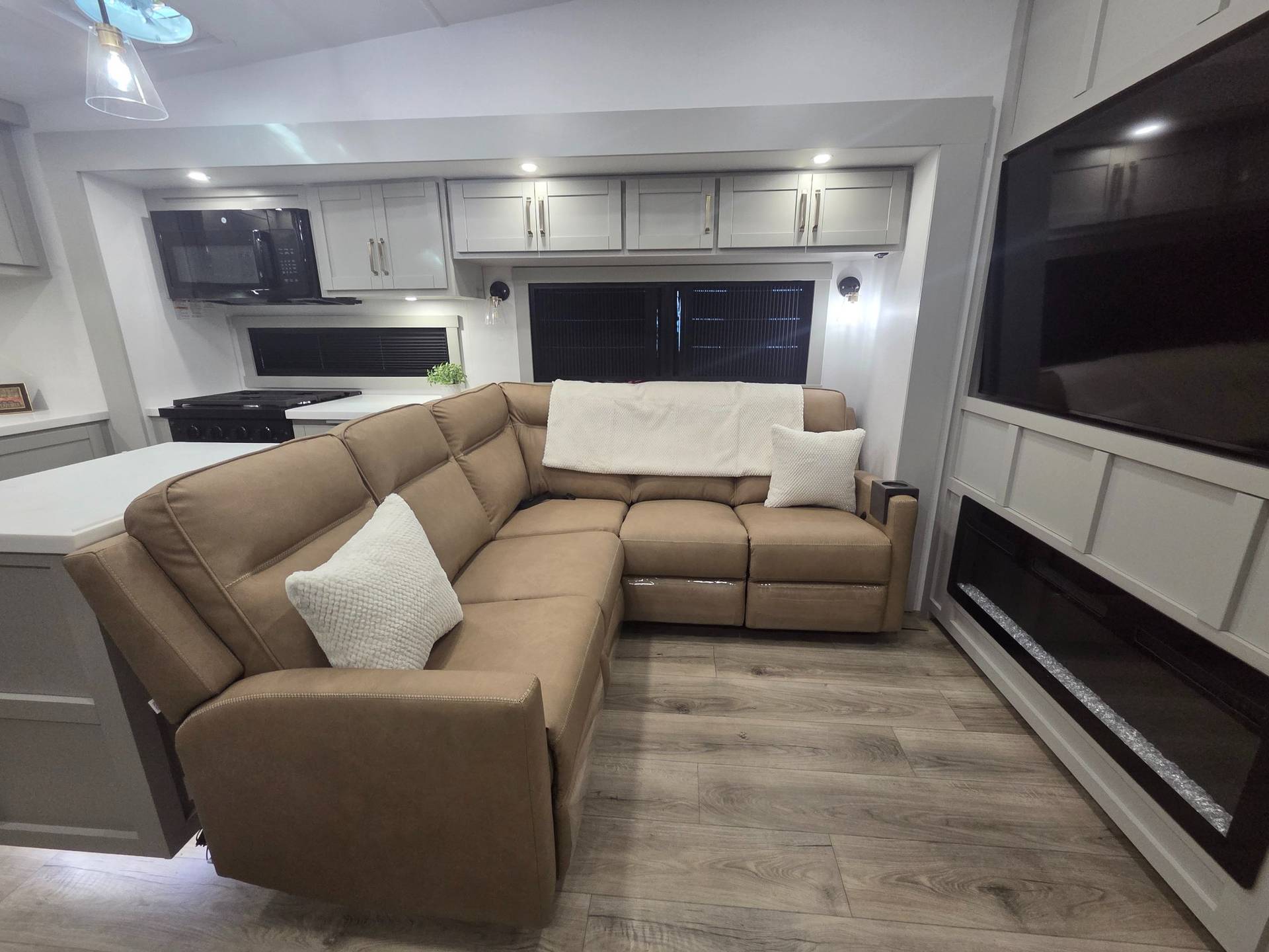 2026 Brinkley RV 2026 Brinkley RV Model Z - thumbnail 10