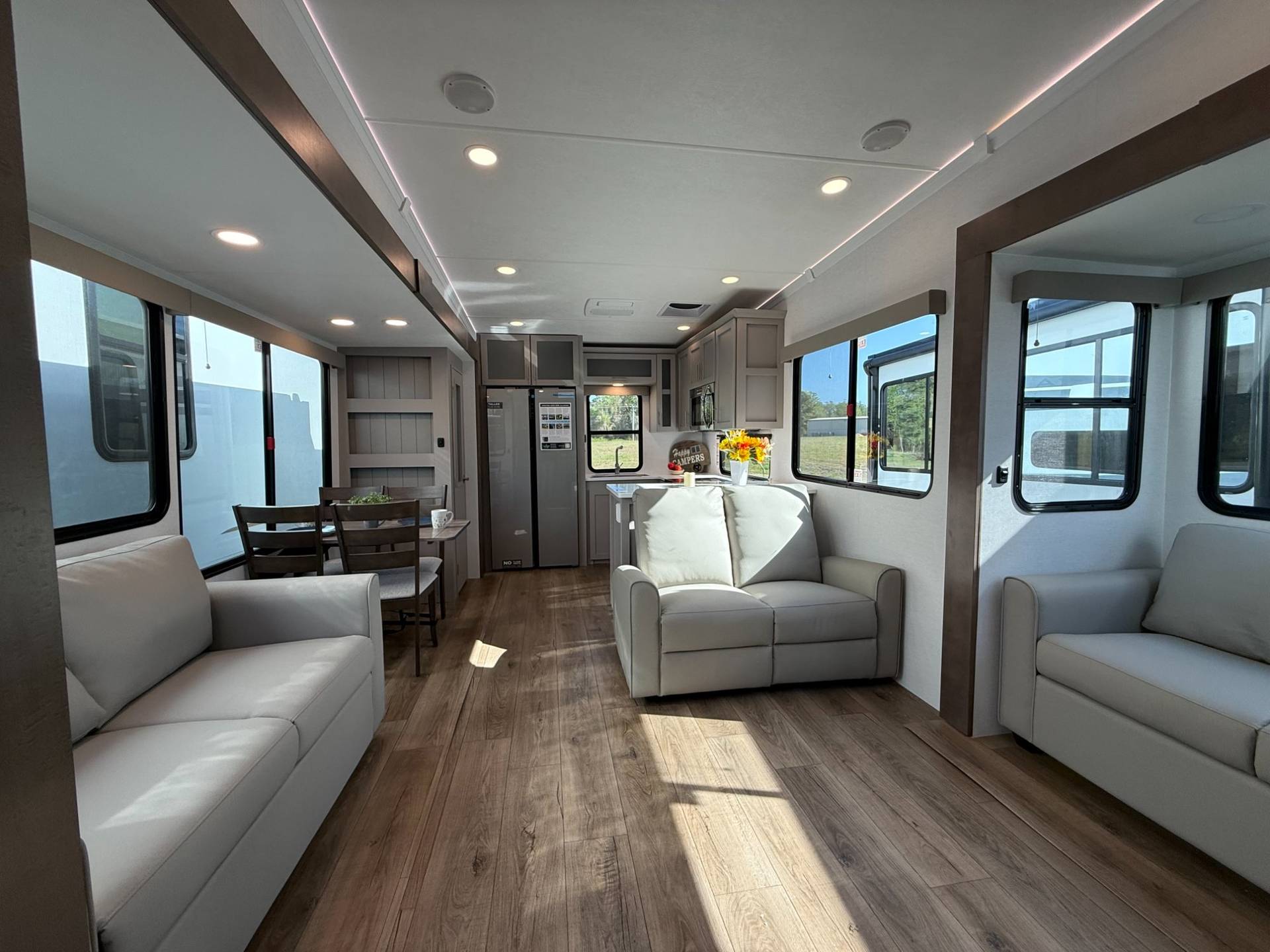 2026 Alliance RV 2026 Alliance RV Avenue - thumbnail 5