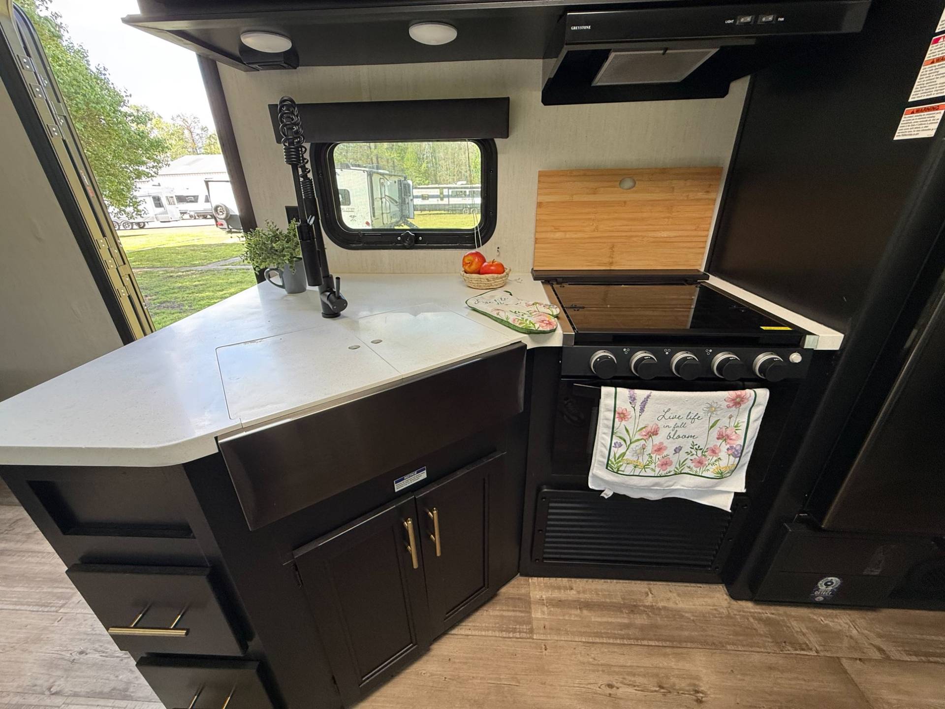 2023 Cherokee 2023 Cherokee Grey Wolf Black Label - thumbnail 9