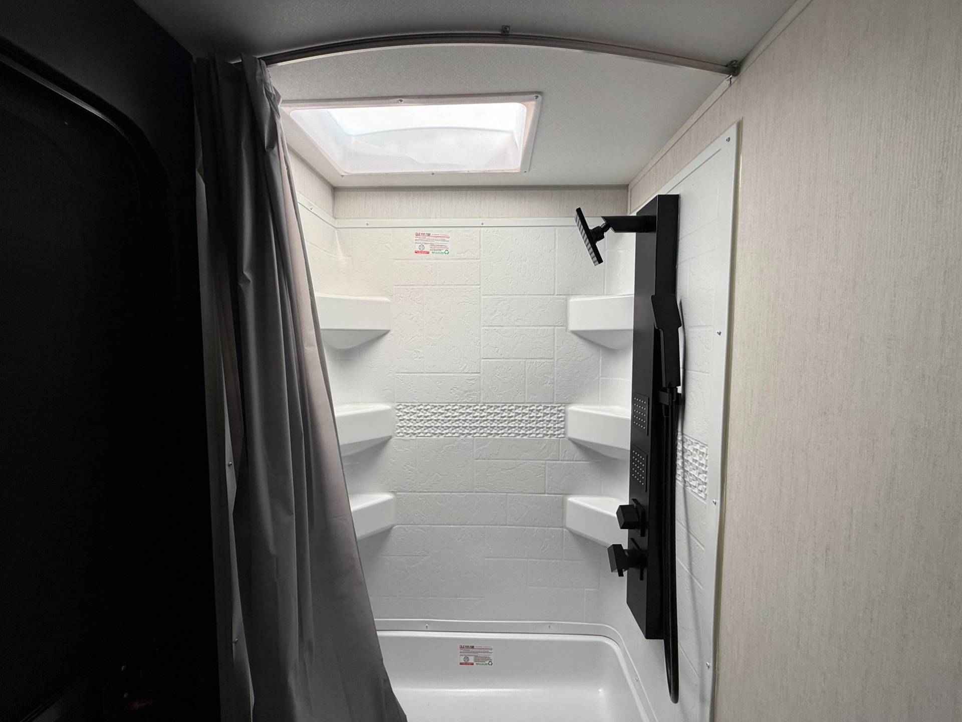 2023 Cherokee 2023 Cherokee Grey Wolf Black Label - thumbnail 20