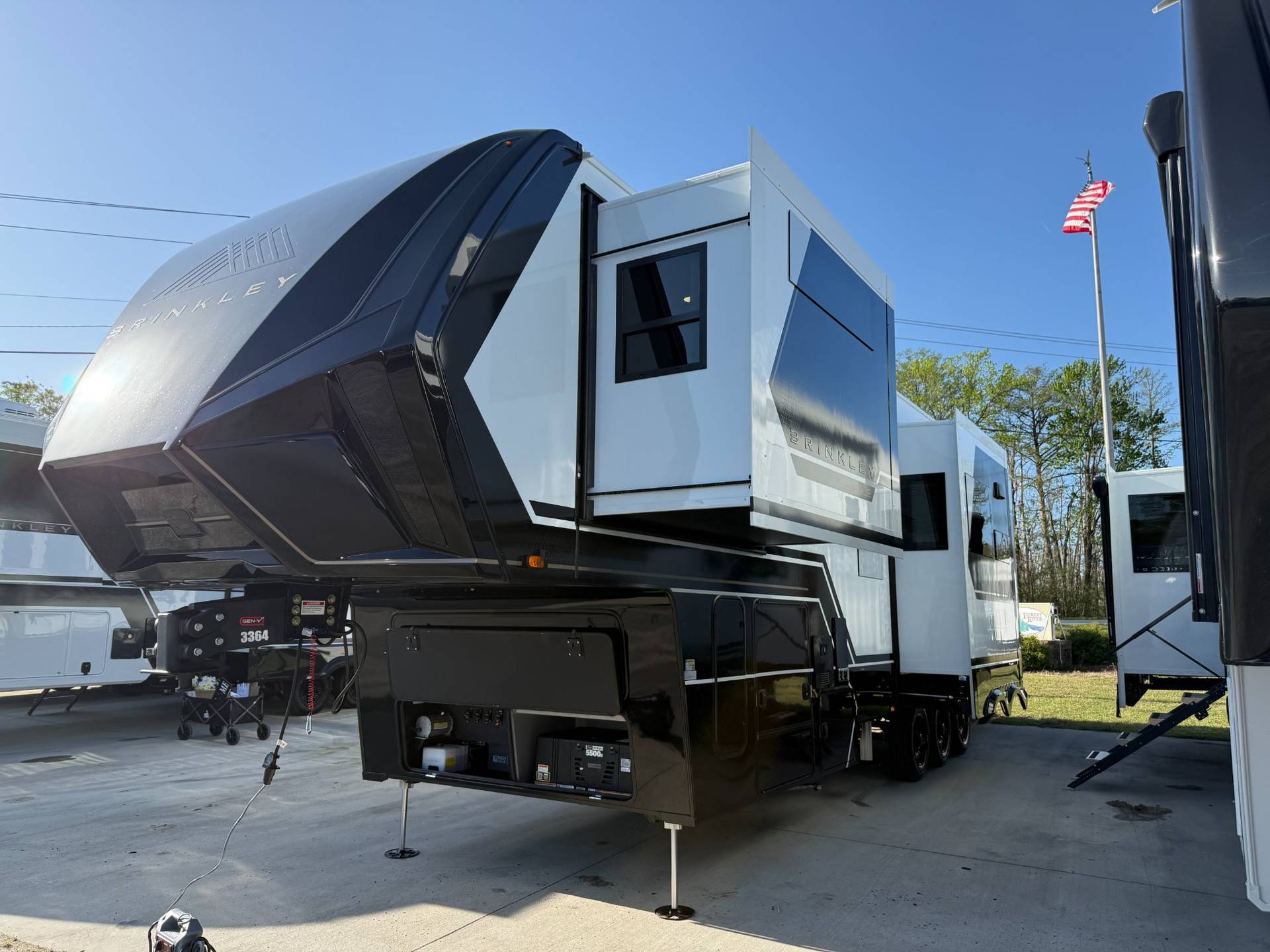2026 Brinkley RV 2026 Brinkley RV Model G - thumbnail 4