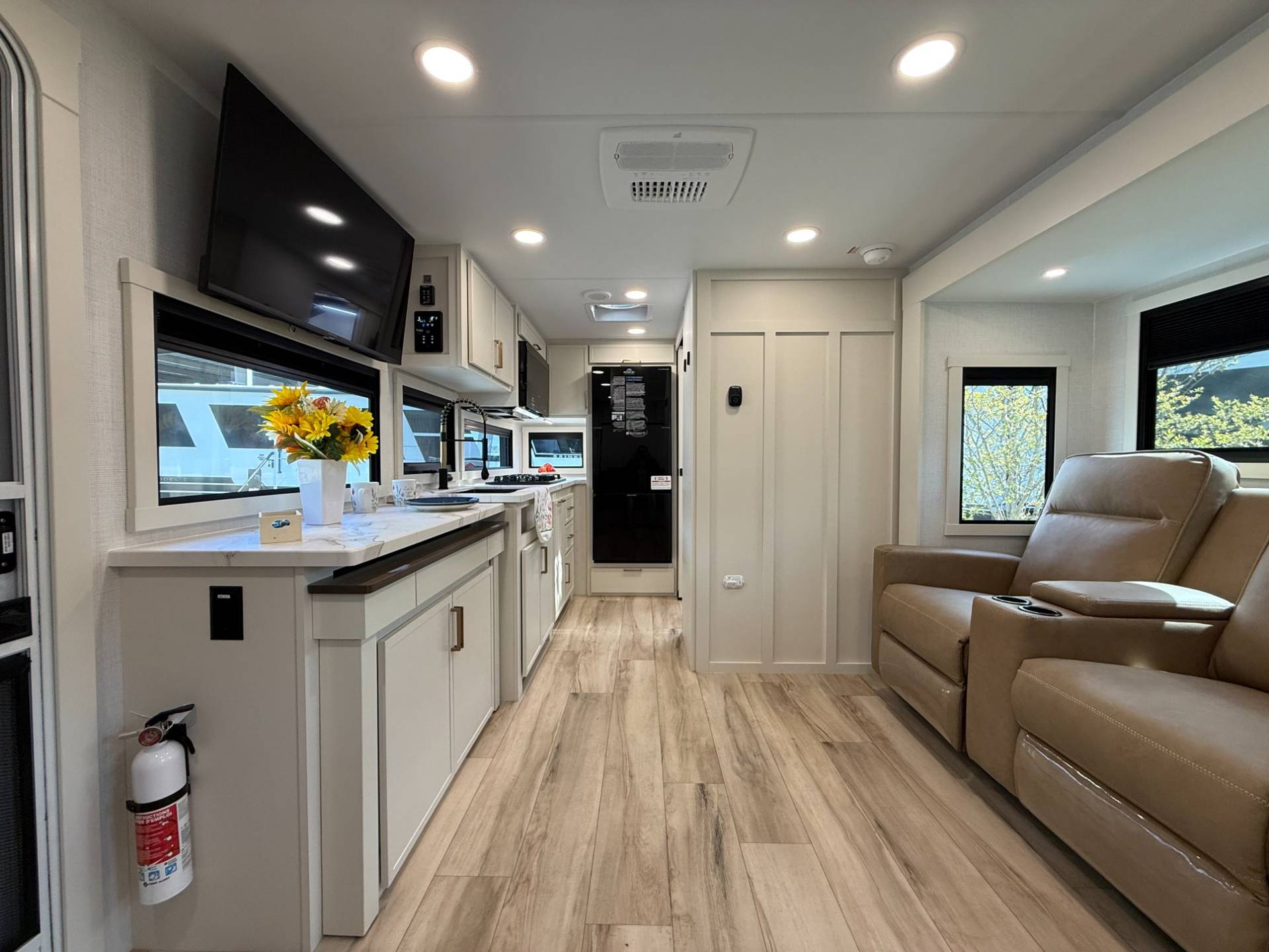 2026 Brinkley RV 2026 Brinkley RV Model IX - thumbnail 5