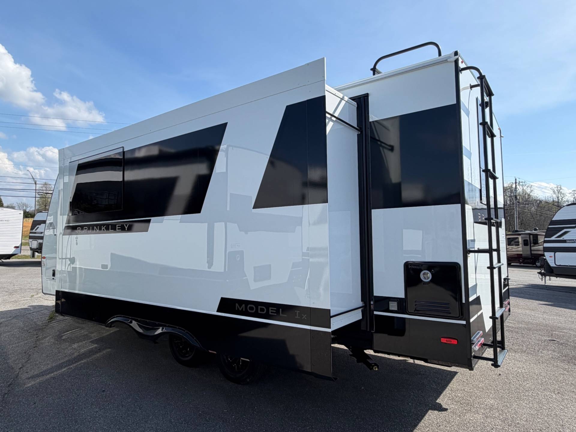 2026 Brinkley RV 2026 Brinkley RV Model IX - thumbnail 4