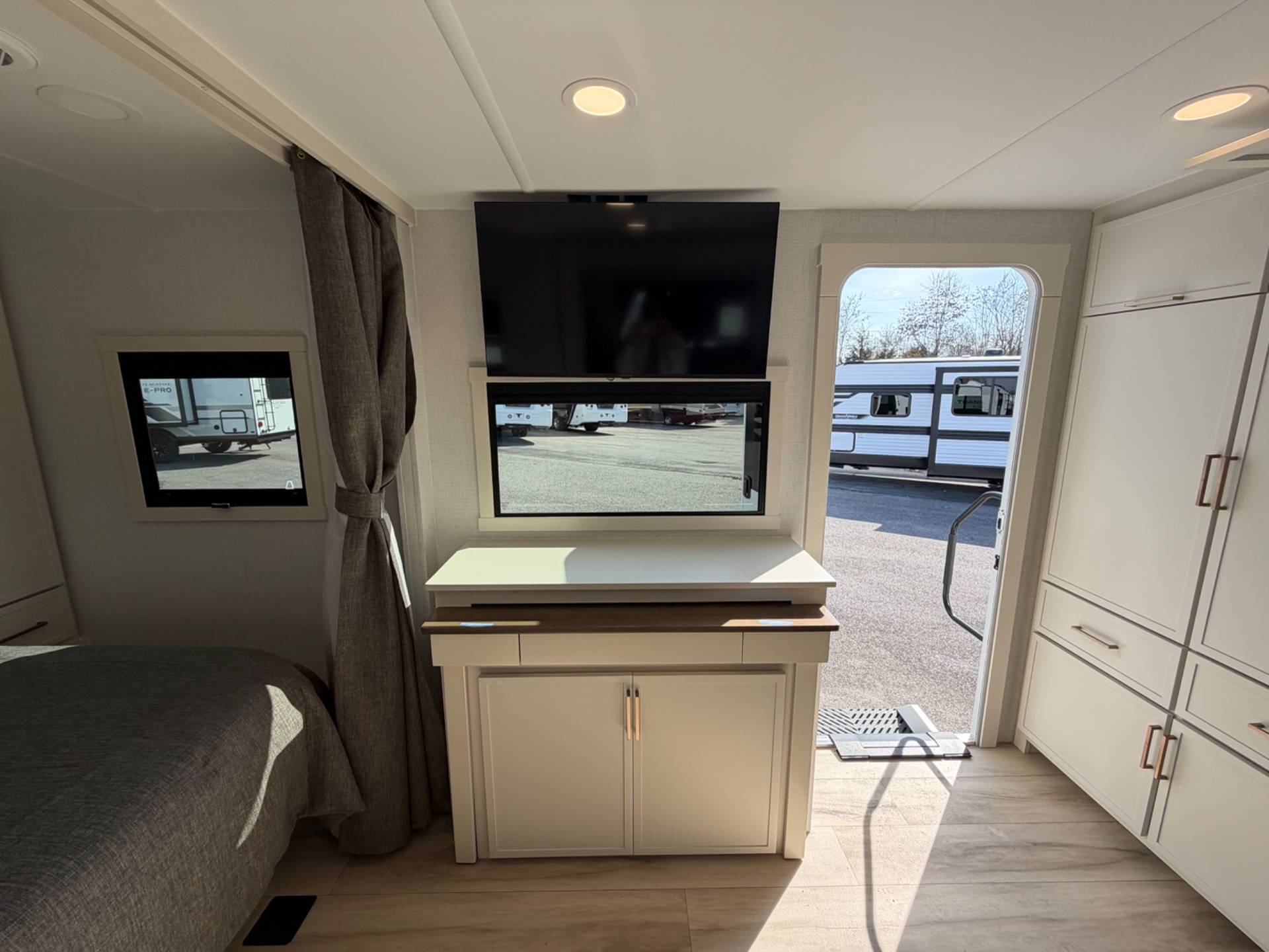 2026 Brinkley RV 2026 Brinkley RV Model IX - thumbnail 10