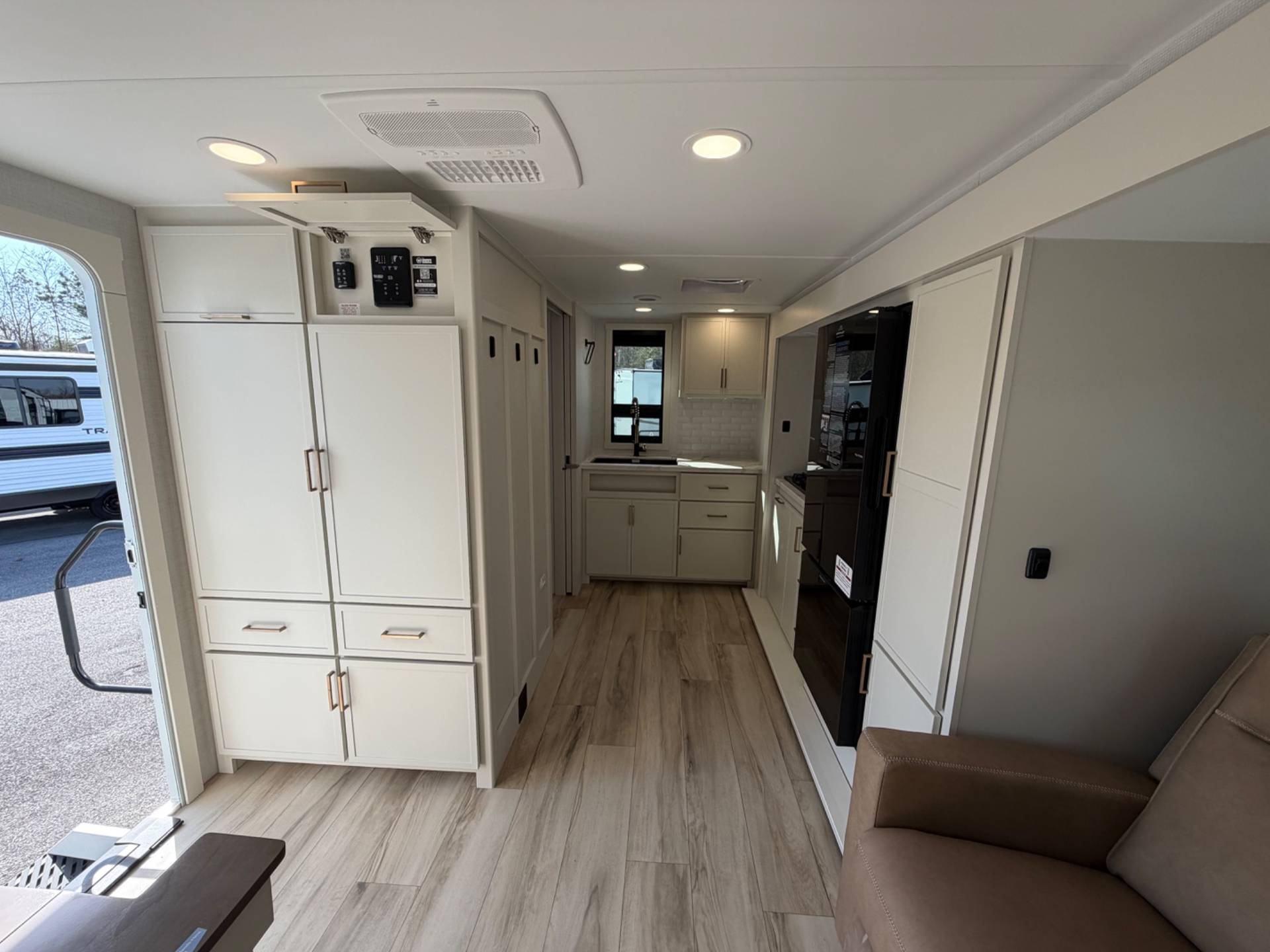 2026 Brinkley RV 2026 Brinkley RV Model IX - thumbnail 11