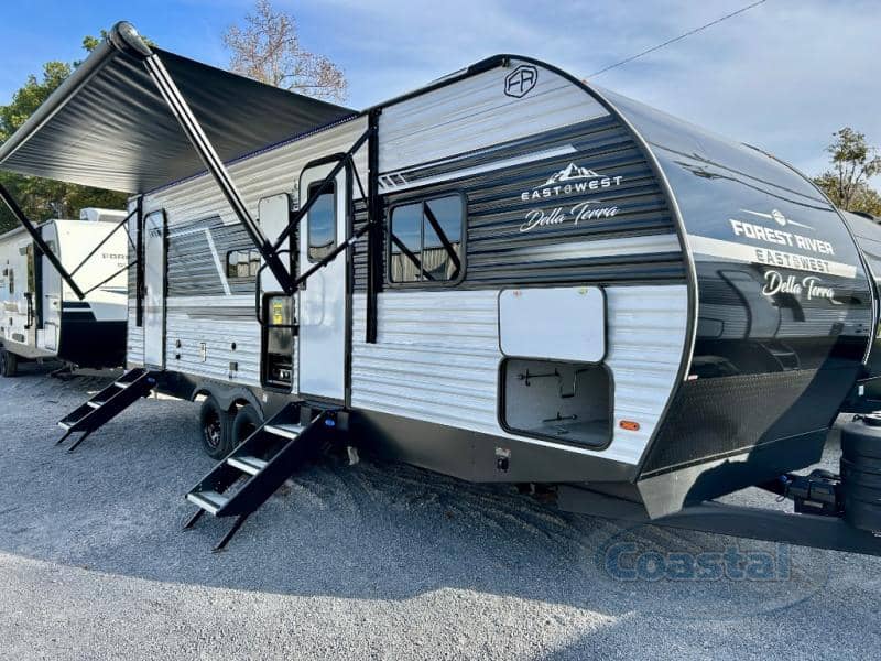 2026 EAST TO WEST 2026 EAST TO WEST Della Terra - thumbnail 1