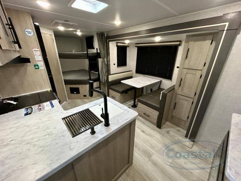 2026 EAST TO WEST 2026 EAST TO WEST Della Terra - thumbnail 3