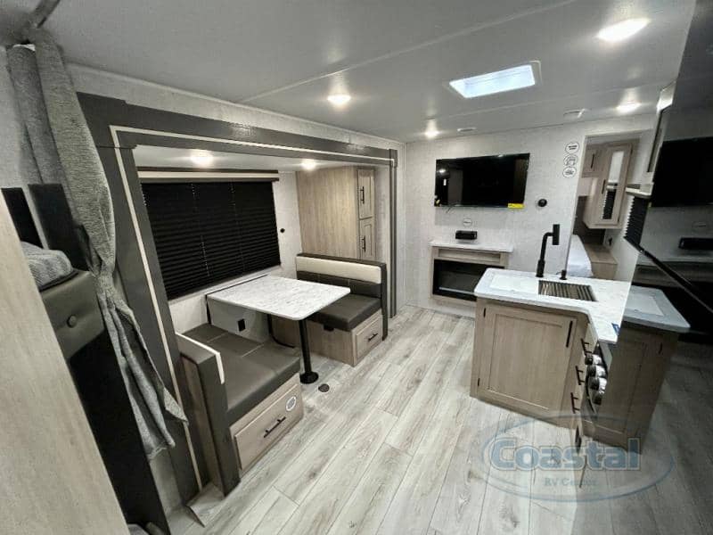 2026 EAST TO WEST 2026 EAST TO WEST Della Terra - thumbnail 4