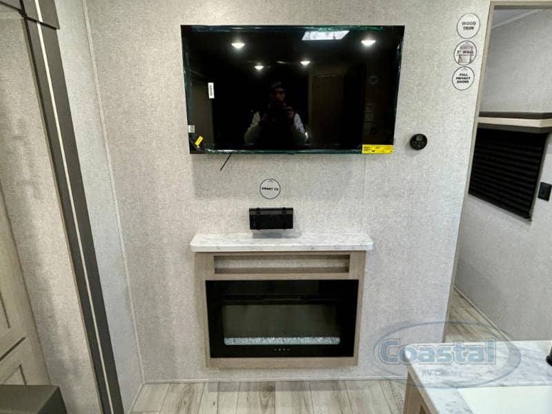 2026 EAST TO WEST 2026 EAST TO WEST Della Terra - thumbnail 9