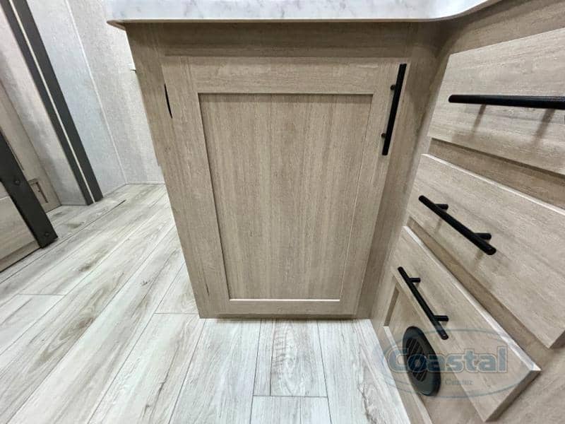 2026 EAST TO WEST 2026 EAST TO WEST Della Terra - thumbnail 16