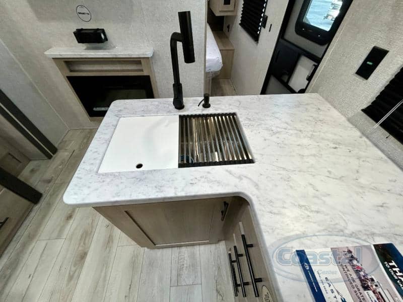 2026 EAST TO WEST 2026 EAST TO WEST Della Terra - thumbnail 17