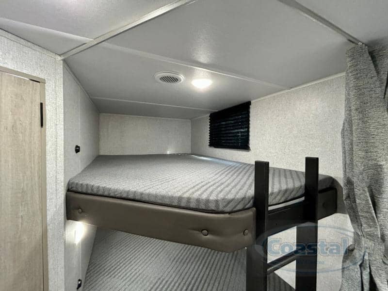 2026 EAST TO WEST 2026 EAST TO WEST Della Terra - thumbnail 22