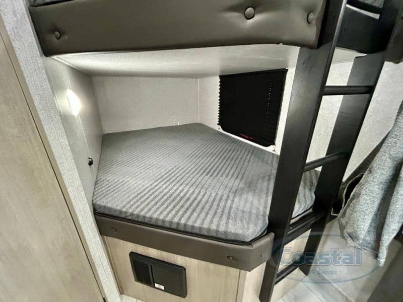 2026 EAST TO WEST 2026 EAST TO WEST Della Terra - thumbnail 23