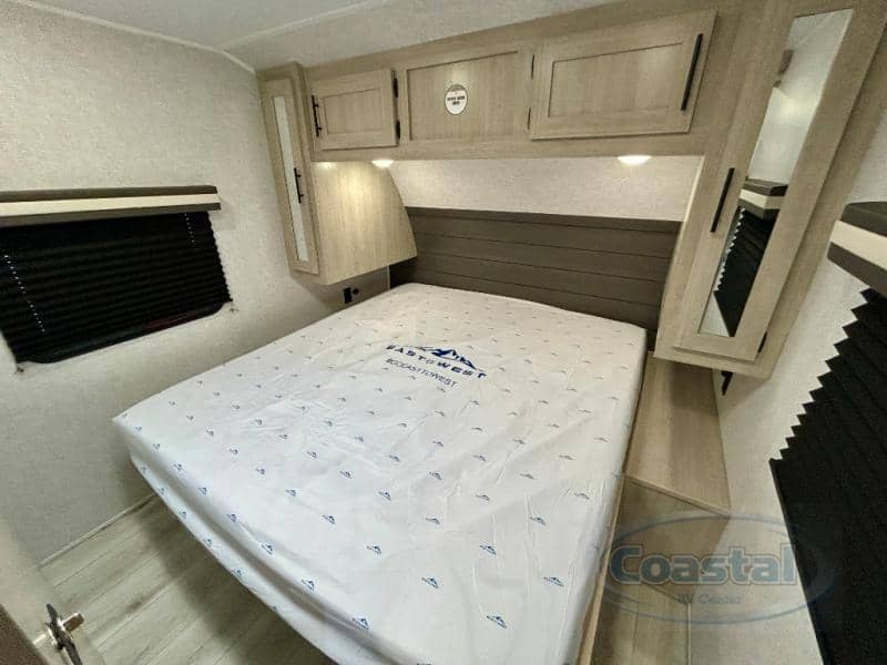 2026 EAST TO WEST 2026 EAST TO WEST Della Terra - thumbnail 24