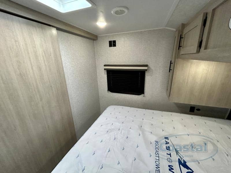 2026 EAST TO WEST 2026 EAST TO WEST Della Terra - thumbnail 27