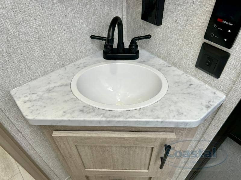 2026 EAST TO WEST 2026 EAST TO WEST Della Terra - thumbnail 31