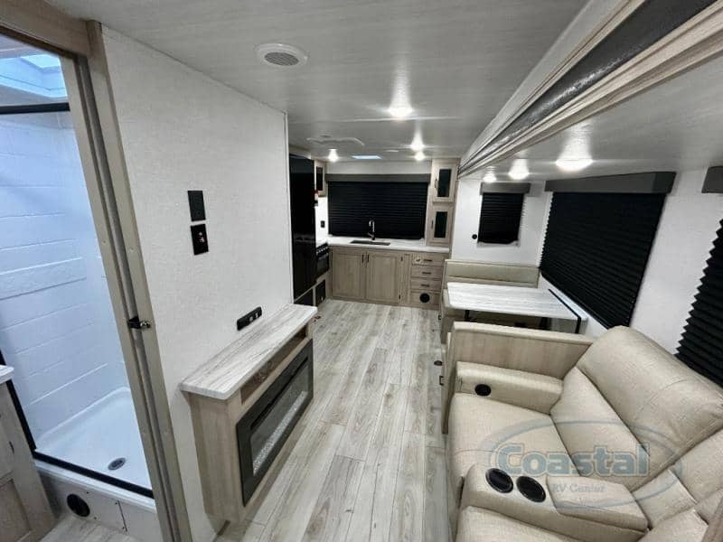 2026 EAST TO WEST 2026 EAST TO WEST Della Terra - thumbnail 6