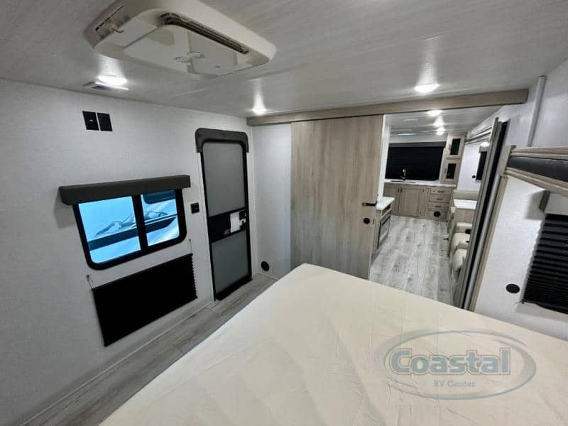 2026 EAST TO WEST 2026 EAST TO WEST Della Terra - thumbnail 22