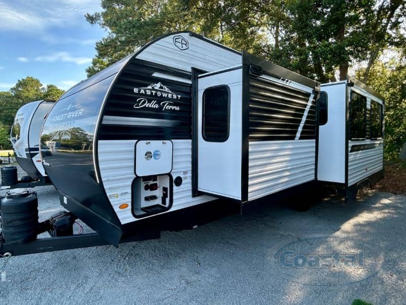 2026 EAST TO WEST 2026 EAST TO WEST Della Terra - thumbnail 35