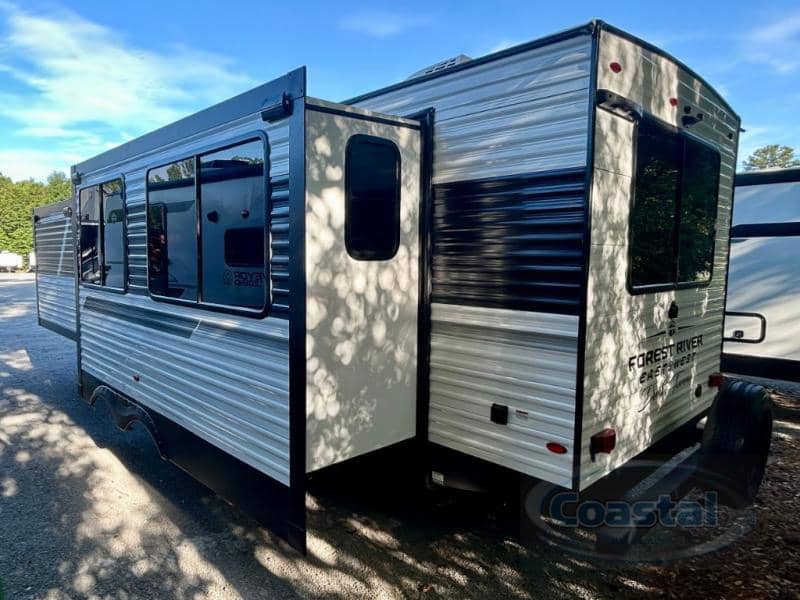 2026 EAST TO WEST 2026 EAST TO WEST Della Terra - thumbnail 37