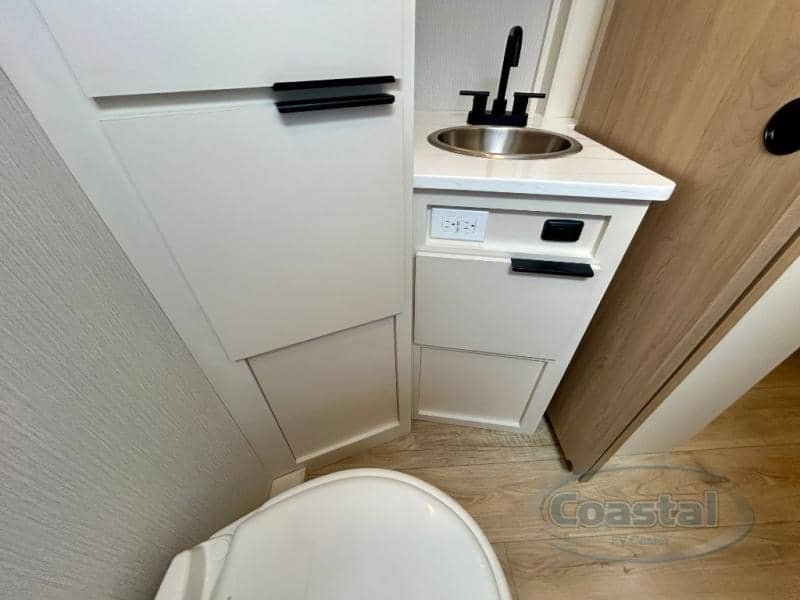 2026 Winnebago 2026 Winnebago Micro Minnie - thumbnail 22