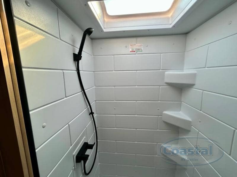 2026 Winnebago 2026 Winnebago Micro Minnie - thumbnail 24