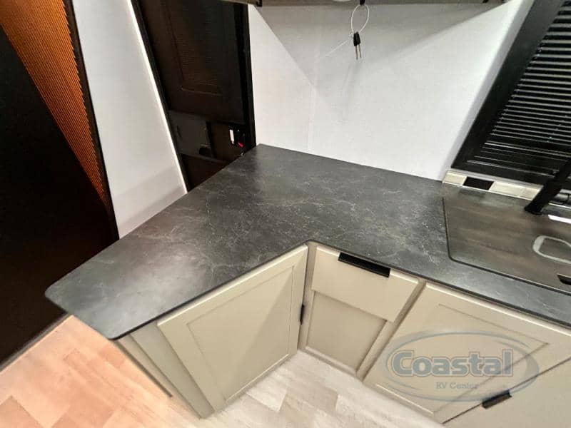 2026 Keystone RV 2026 Keystone RV Walkabout - thumbnail 11