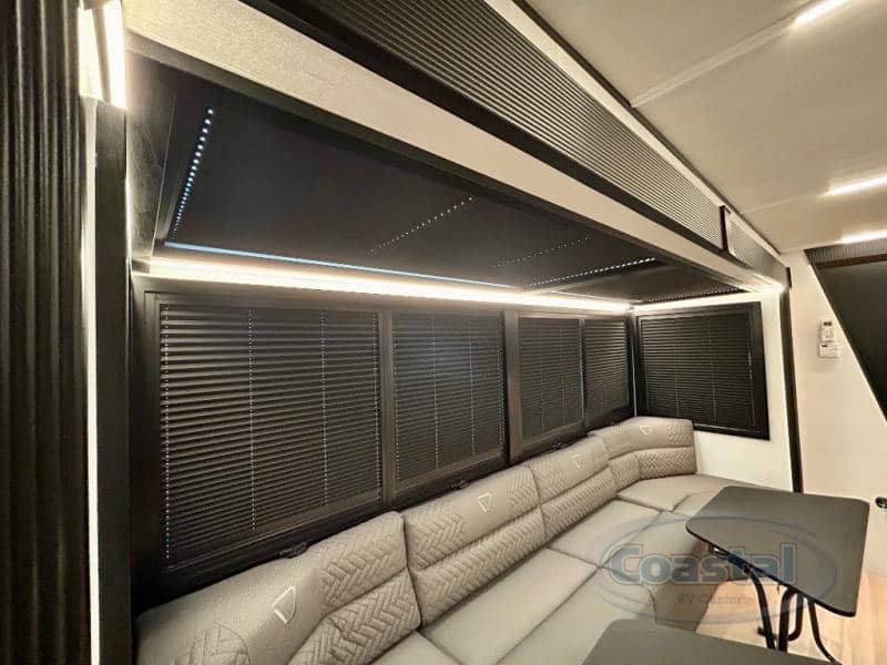 2026 Keystone RV 2026 Keystone RV Walkabout - thumbnail 19