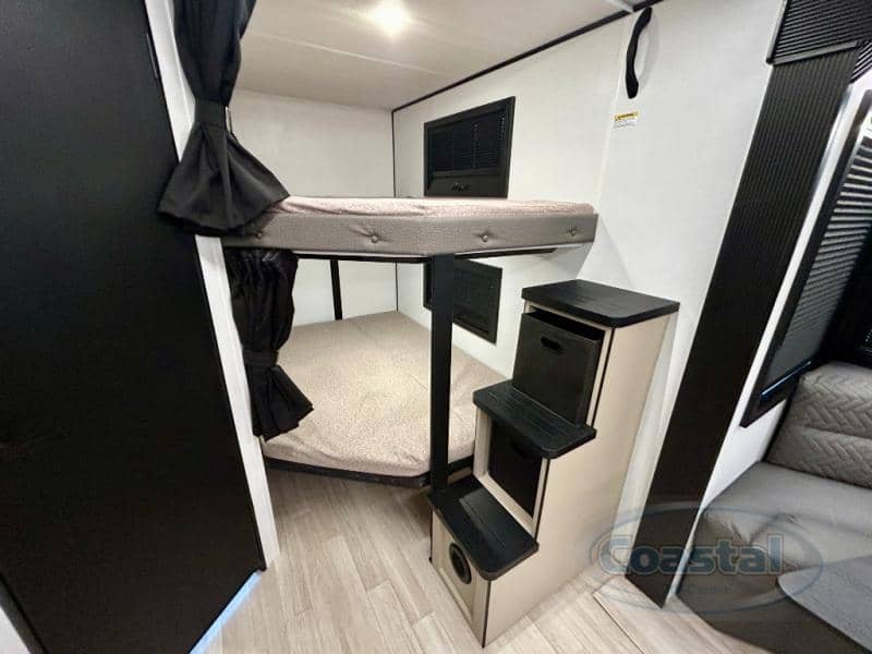 2026 Keystone RV 2026 Keystone RV Walkabout - thumbnail 21