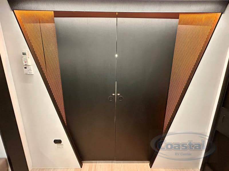 2026 Keystone RV 2026 Keystone RV Walkabout - thumbnail 25