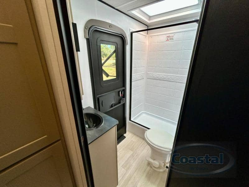 2026 Keystone RV 2026 Keystone RV Walkabout - thumbnail 29