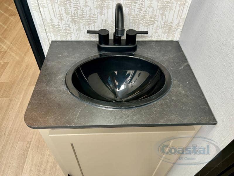 2026 Keystone RV 2026 Keystone RV Walkabout - thumbnail 32