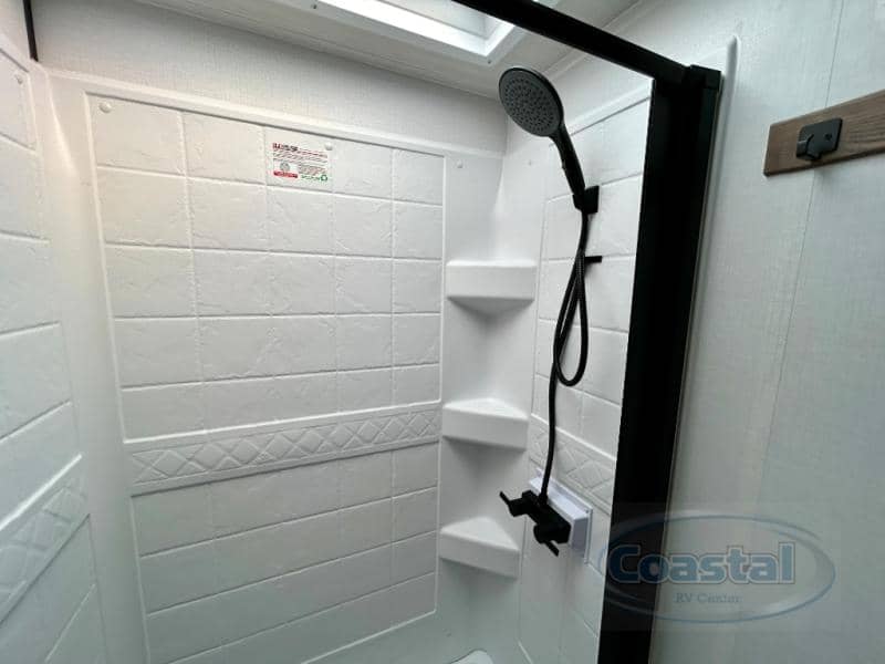 2026 Keystone RV 2026 Keystone RV Walkabout - thumbnail 34