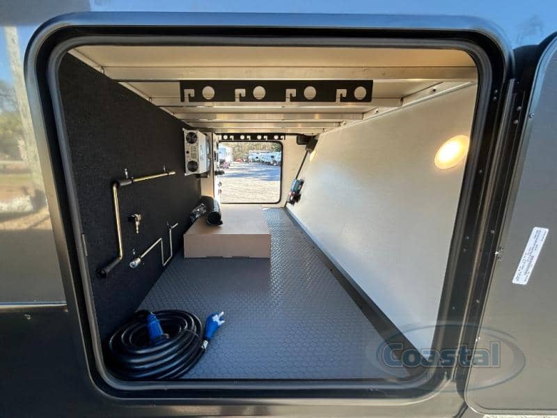 2026 Keystone RV 2026 Keystone RV Walkabout - thumbnail 40