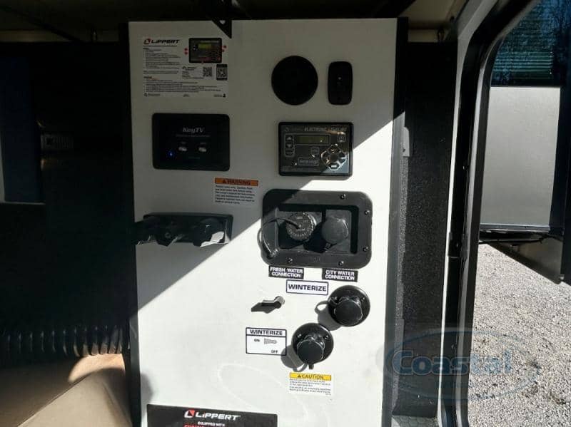 2026 Keystone RV 2026 Keystone RV Walkabout - thumbnail 43