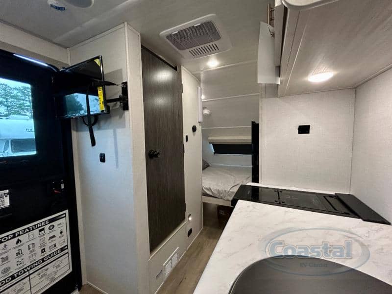 2025 Forest River 2025 Forest River R-Pod - thumbnail 4