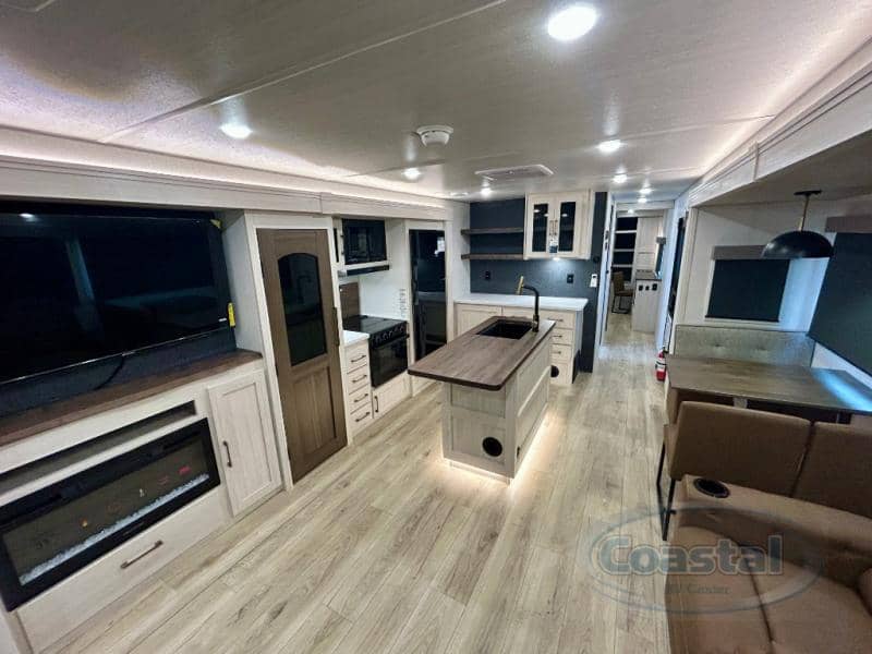 2026 Forest River 2026 Forest River Grand Surveyor - thumbnail 5