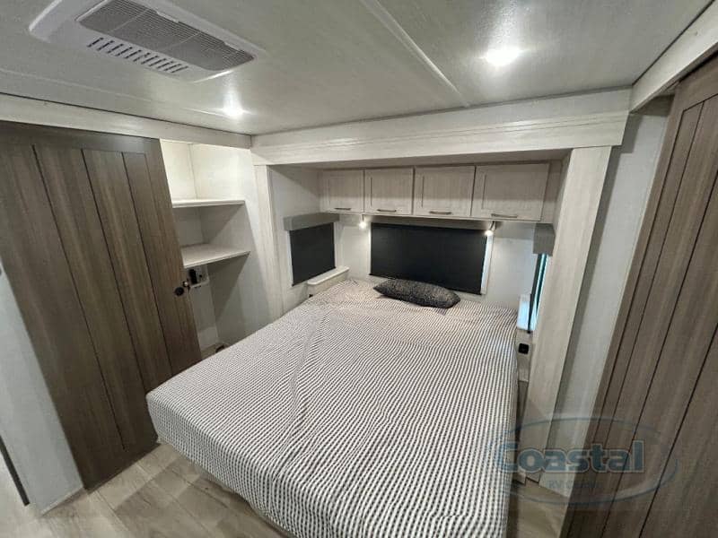 2026 Forest River 2026 Forest River Grand Surveyor - thumbnail 26