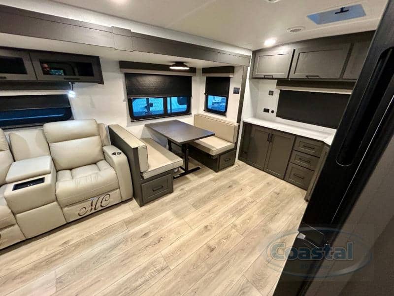 2026 Forest River RV 2026 Forest River RV Flagstaff Super Lite - thumbnail 3