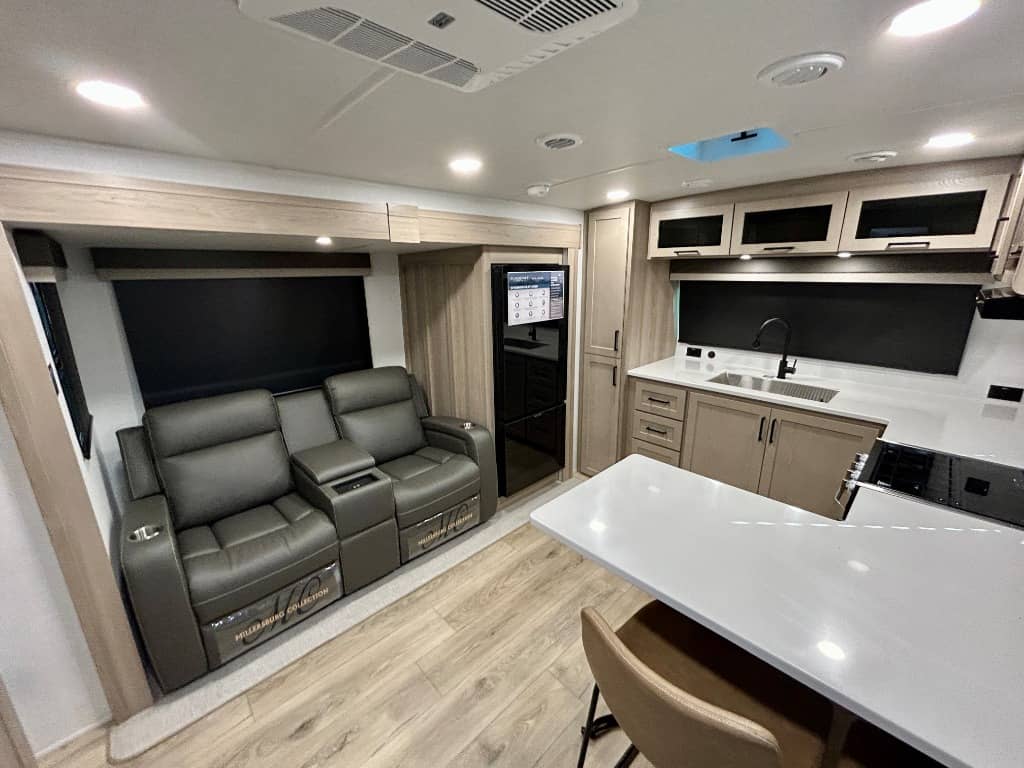 2026 Forest River RV 2026 Forest River RV Flagstaff Micro Lite - thumbnail 3